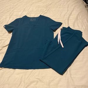 FIGS XS 2 pocket scrub top SP Yola skinny scrub pants